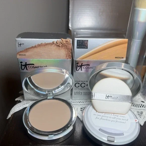 NWT 5 Pc IT Cosmetics Gift Box MEDIUM CC Cream, Eye, Powder, Brush Lipstick
